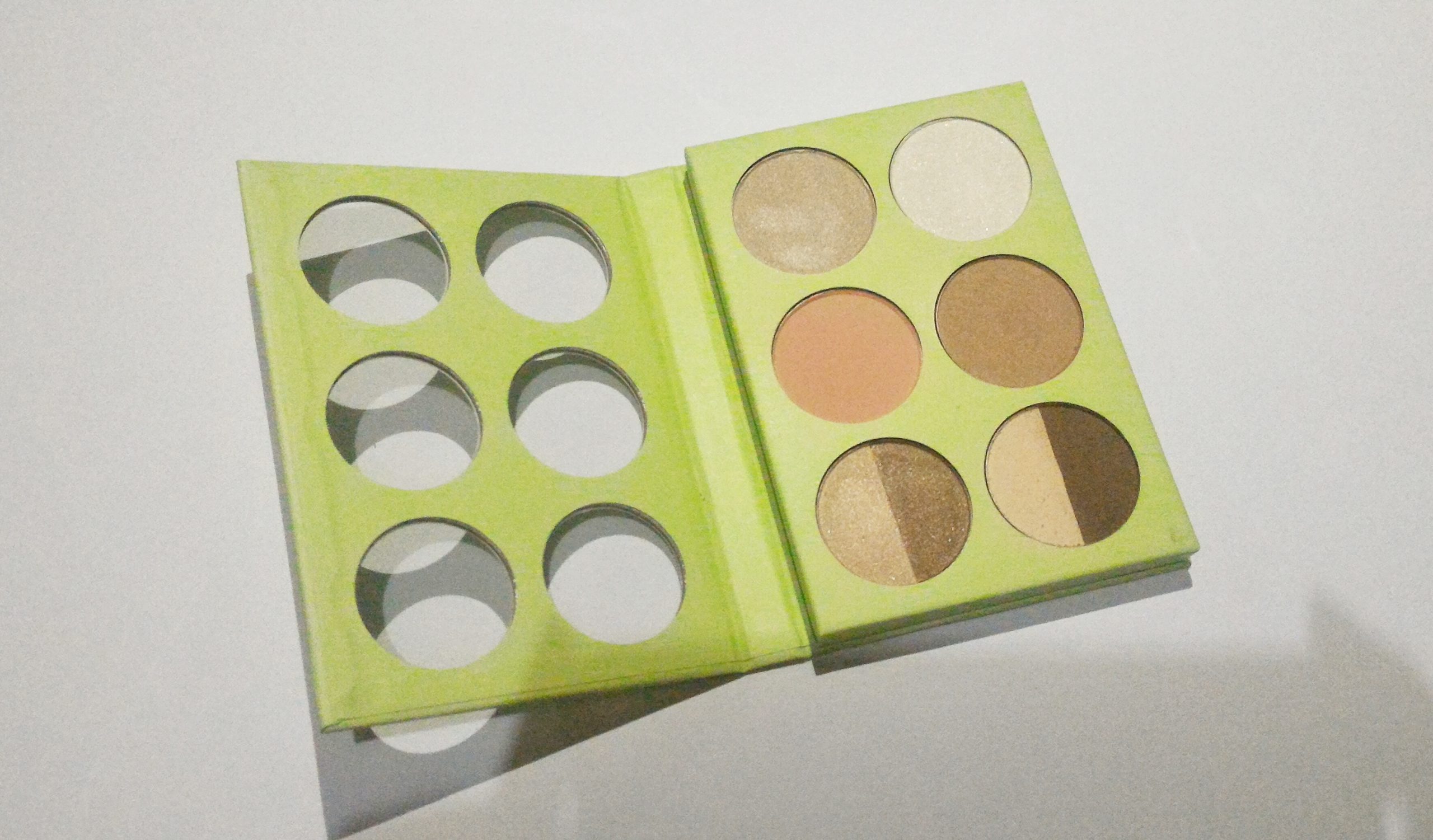 Pixi Book of Beauty Minimal Makeup